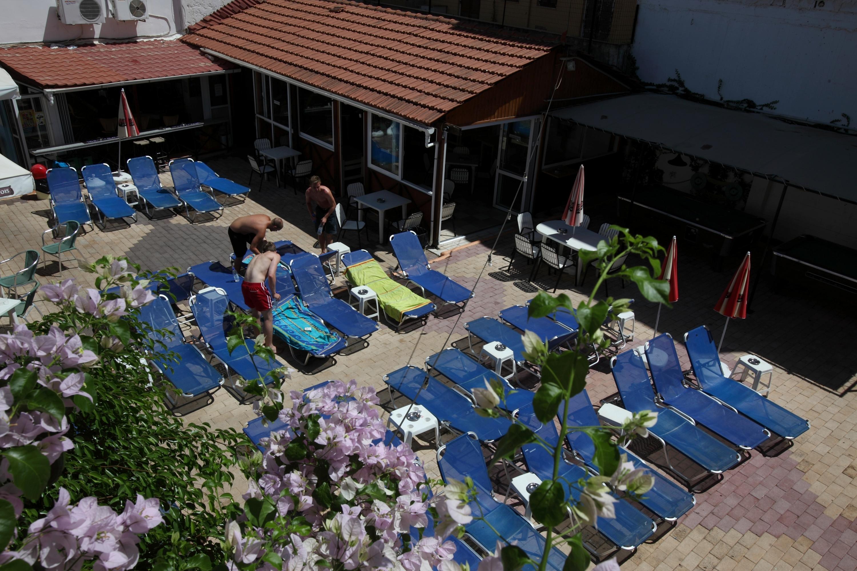 Happy Days Aparthotel Malia Exterior foto