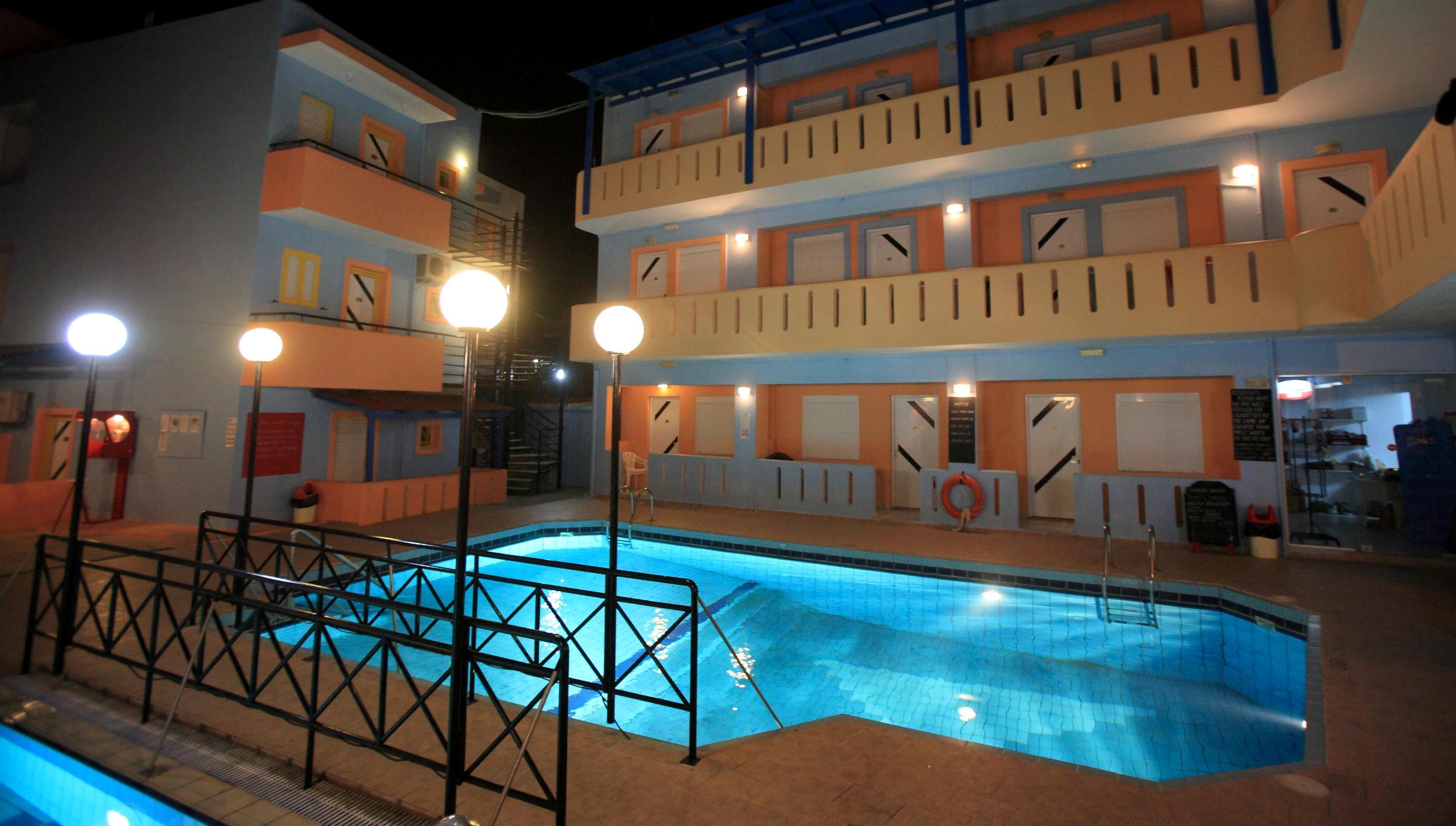 Happy Days Aparthotel Malia Exterior foto